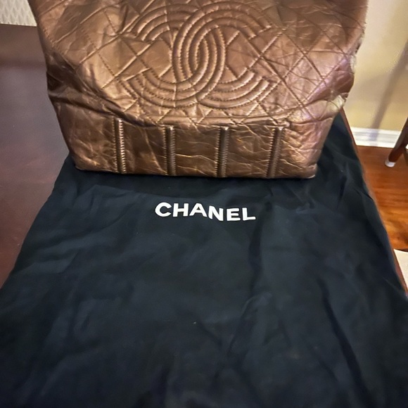 Chanel large shopping bag. Excellent condition. No visible wear. - Picture 5 of 10